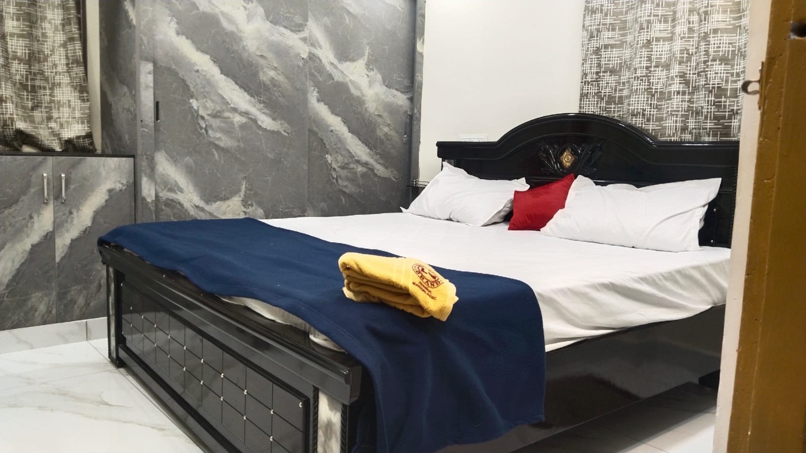 Single Bedroom with hall
